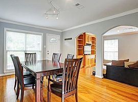 Cute-As-A-Button Shepherd Forest Home For Lease with Easy Acces in Houston, TX (Photo 2 of 11)