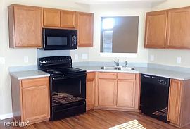 Beautiful Ranch Style 3 Bedroom,2 Bath Home Featuring in Charlotte, NC (Photo 2 of 4)