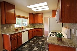 Beautiful Two Story 4bedroom, 3bath Home with Extra Bonus Room in Fontana, CA (Photo 3 of 8)