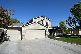 Charming Home 4 Bedrooms, 2.5 Bathrooms/3 Car Garage in Nampa, ID (Photo 11 of 11)