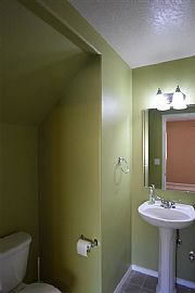 Charming Home 4 Bedrooms, 2.5 Bathrooms/3 Car Garage in Nampa, ID (Photo 8 of 11)