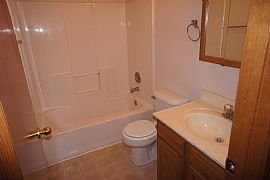 Wonderfully 3bedrooms 2baths 2car Garage in Springfield, IL (Photo 6 of 8)