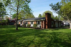 Completely Remodeled Home in Brookhaven Available For Immediate in Louisville, KY