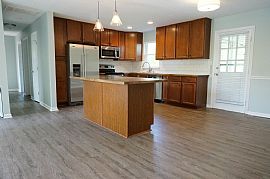 Completely Remodeled Home in Brookhaven Available For Immediate in Louisville, KY (Photo 4 of 10)