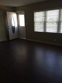  Beautiful Home For Rent in Downtown. 3 Bedrooms, 2 Full Baths, in Birmingham, AL (Photo 2 of 10)