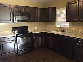  Beautiful Home For Rent in Downtown. 3 Bedrooms, 2 Full Baths, in Birmingham, AL (Photo 3 of 10)