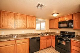 Home Details For 205 Red Horizon Ter in Henderson, NV (Photo 5 of 12)