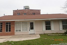 Amazing 4bedroom 2 Bath Spacious Unique Home in Alamo Height in San Antonio, TX