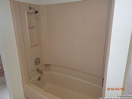 Amazing 4bedroom 2 Bath Spacious Unique Home in Alamo Height in San Antonio, TX (Photo 11 of 11)