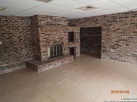 Amazing 4bedroom 2 Bath Spacious Unique Home in Alamo Height in San Antonio, TX (Photo 5 of 11)