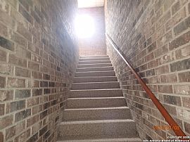 Amazing 4bedroom 2 Bath Spacious Unique Home in Alamo Height in San Antonio, TX (Photo 7 of 11)