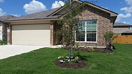  Single-Family House with 3 Bedrooms and 2 Baths in San Marcos, TX