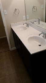  Single-Family House with 3 Bedrooms and 2 Baths in San Marcos, TX (Photo 5 of 7)