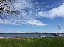 3 Bed, 1.0 Bath, 1238 Sqft, $1000 in Barrington, RI (Photo 2 of 10)