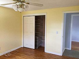 3 Bed, 1.0 Bath, 1238 Sqft, $1000 in Barrington, RI (Photo 6 of 10)