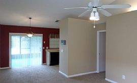 Beautiful Home on Pond with Gorgeous Views with Large Screened  in Brandon, FL (Photo 2 of 8)