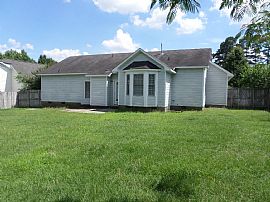 Living Room W/gas Log Fireplace, Kitchen W/breakfast Nook and F in Fayetteville, NC (Photo 8 of 8)