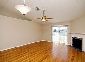 Amazing 3bedrooms and 2 Baths in a Very Peaceful Environment  in Jacksonville, FL (Photo 8 of 10)