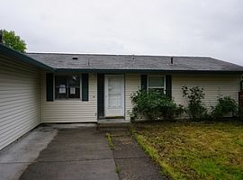  Freshly Remodeled Home 3 Bedrooms and 1 Bath Peaceful in Gresham, OR (Photo 8 of 9)