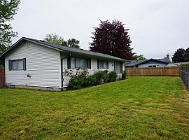  Freshly Remodeled Home 3 Bedrooms and 1 Bath Peaceful in Gresham, OR (Photo 9 of 9)