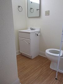 Home Details For 425 W 1st Ave in Cheyenne, WY (Photo 10 of 12)