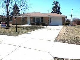 Nice Brick Ranch with 3 Bedrooms, 1 - 1/2 Baths in Joliet, IL