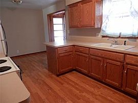 Nice Brick Ranch with 3 Bedrooms, 1 - 1/2 Baths in Joliet, IL (Photo 4 of 9)