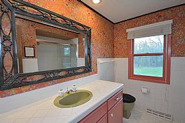 Home Details For 7977 S 100th St in Franklin, WI (Photo 10 of 12)