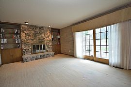 Home Details For 7977 S 100th St in Franklin, WI (Photo 3 of 12)