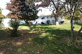 Ranch with Full Walk Out Finished Basement in New Haven, CT (Photo 2 of 6)