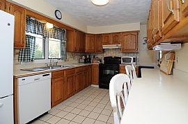 Ranch with Full Walk Out Finished Basement in New Haven, CT (Photo 3 of 6)