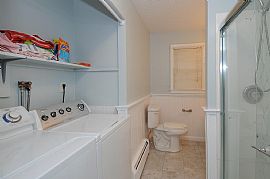 Ranch with Full Walk Out Finished Basement in New Haven, CT (Photo 4 of 6)