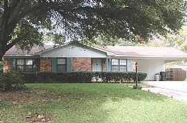 Quiet Southern Hills Neighborhood in Shreveport, LA