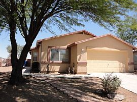Beautiful 4 Bed 2 Bath Home Has 1,515 Square Feet of Living Spa in Tucson, AZ