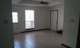 Great Single Family 3beds 2baths 1,135 Sqft  in Baton Rouge, LA (Photo 2 of 9)