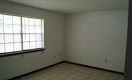 Great Single Family 3beds 2baths 1,135 Sqft  in Baton Rouge, LA (Photo 3 of 9)