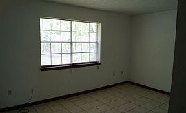 Great Single Family 3beds 2baths 1,135 Sqft  in Baton Rouge, LA (Photo 6 of 9)