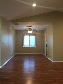 3 Bed / 1 Bath House Newly Remodeled in Aurora, IL (Photo 7 of 7)