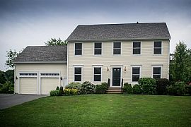 14 Miles to The War College, Custom Built 4 Bed in Tiverton, RI