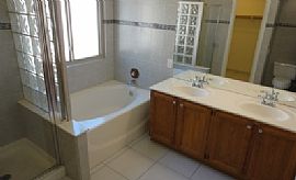  This 3 Bed and 2 Bath Home Has 1,350 Square Feet of Living Spa in Phoenix, AZ (Photo 5 of 5)