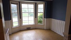 Spacious 4 Bedroom Single Family in Cleveland Heights, OH (Photo 2 of 5)