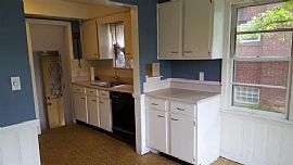 Spacious 4 Bedroom Single Family in Cleveland Heights, OH (Photo 3 of 5)