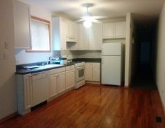 2 Bedroom W/2 Private En-Suite Baths in Lincoln Park, IL (Photo 3 of 12)