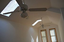 2 Bedroom W/2 Private En-Suite Baths in Lincoln Park, IL (Photo 4 of 12)