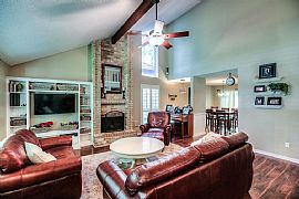 Gorgeous Home in The Heart of The Woodlands in Panther  in Spring, TX (Photo 2 of 3)