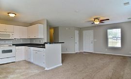  Nice 3 Bedroom Home in Columbia, SC (Photo 3 of 5)