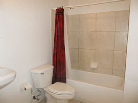 Beautiful Rental Home - Immediate Move In in Port Charlotte, FL (Photo 5 of 10)