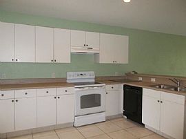 Beautiful Rental Home - Immediate Move In in Port Charlotte, FL (Photo 8 of 10)