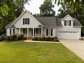 This 2100 Square Foot Single Family Home Has 4 Bedrooms and 2.0 in Travelers Rest, SC
