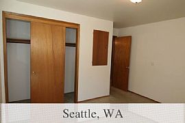 1 Bedroom Ballard Apartment in Seattle, WA (Photo 3 of 4)